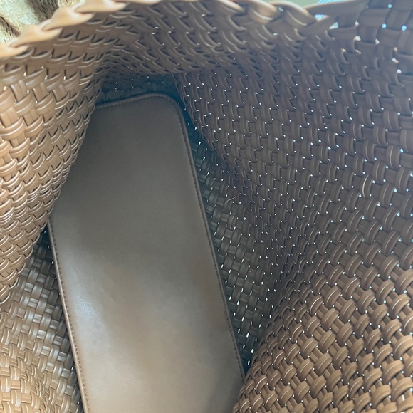 Woven Shoulder Handbag  Purse Camel Color - Picture 9 of 10